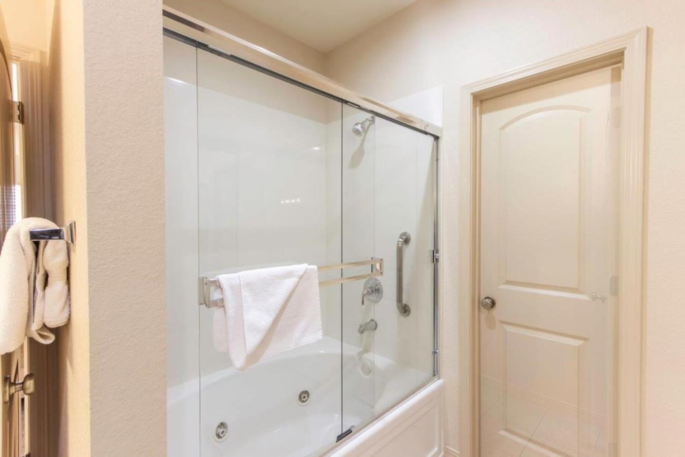 With A Walkout And Elevator Access At Thousand Hills And Next To 76 Apartment *