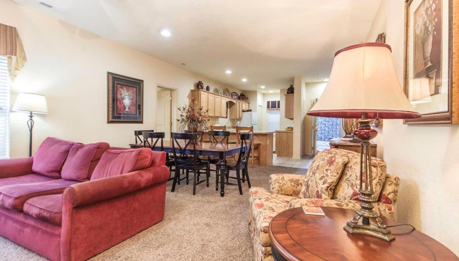 Apartment With A Walkout And Elevator Access At Thousand Hills And Next To 76 *