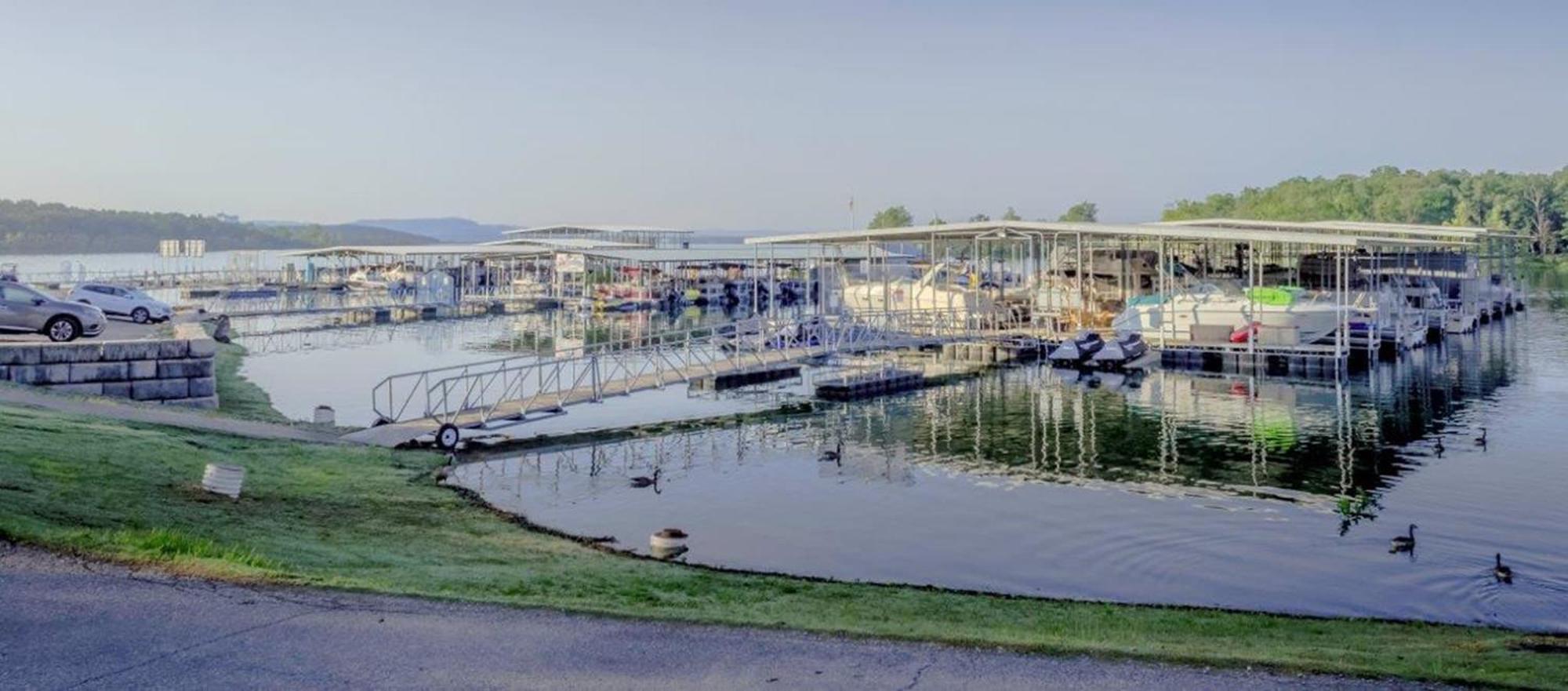 On Table Rock With Views And Pool And Wifi Near Silver Dollar Apartment