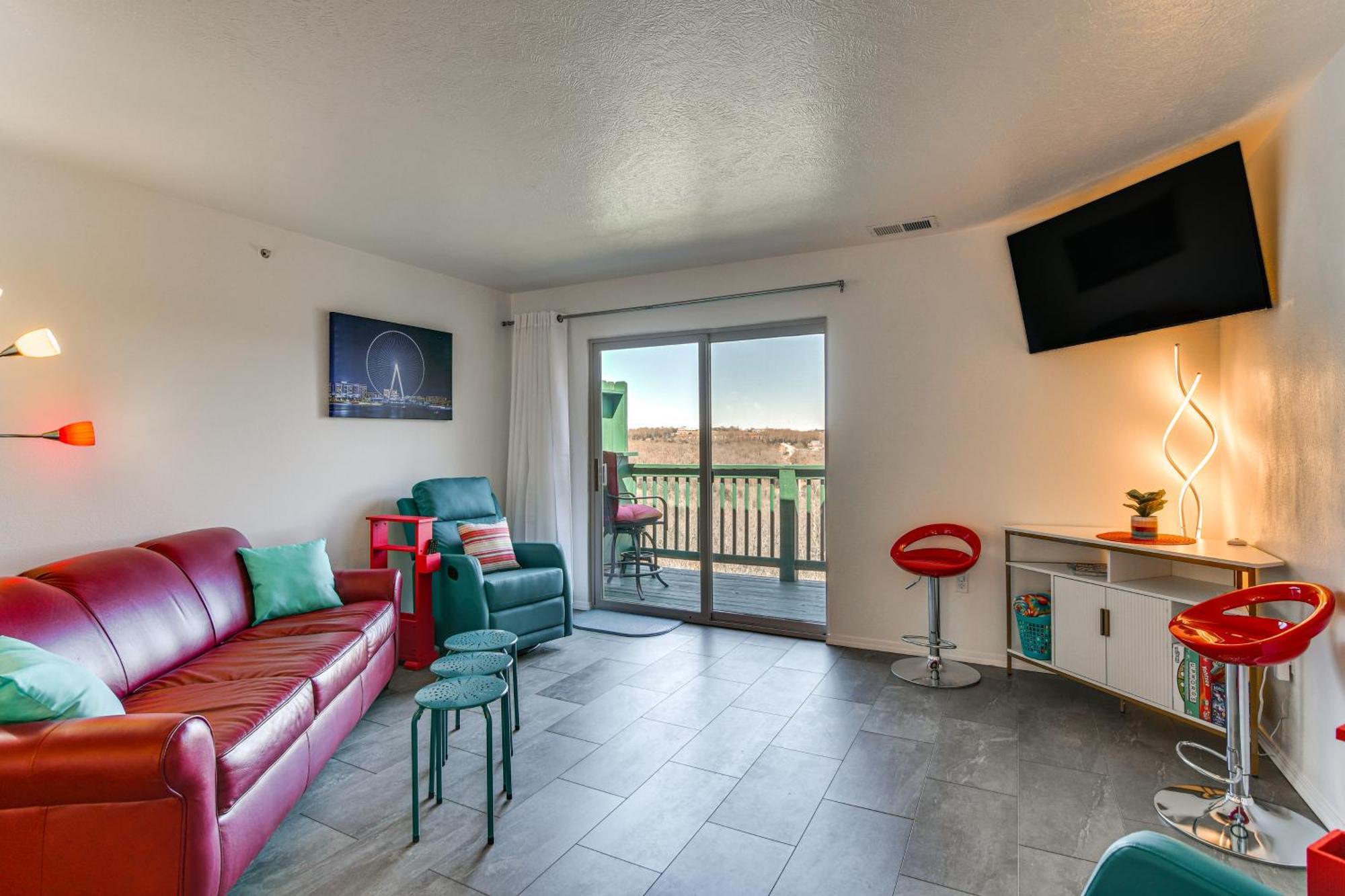 Retreat With Balcony Near Silver Dollar