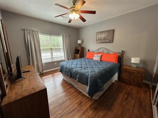 Lakefront And View Indian Point With Boat Slip Apartment *