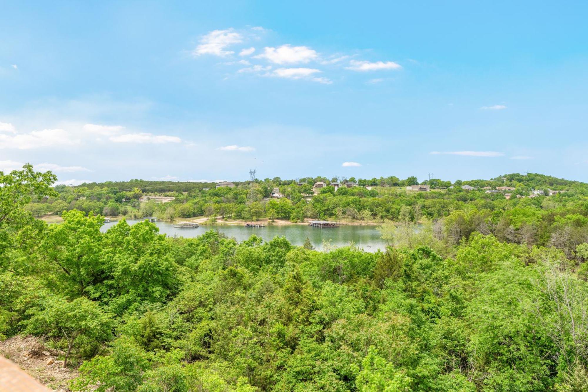 Majestic On Tablerock * Branson