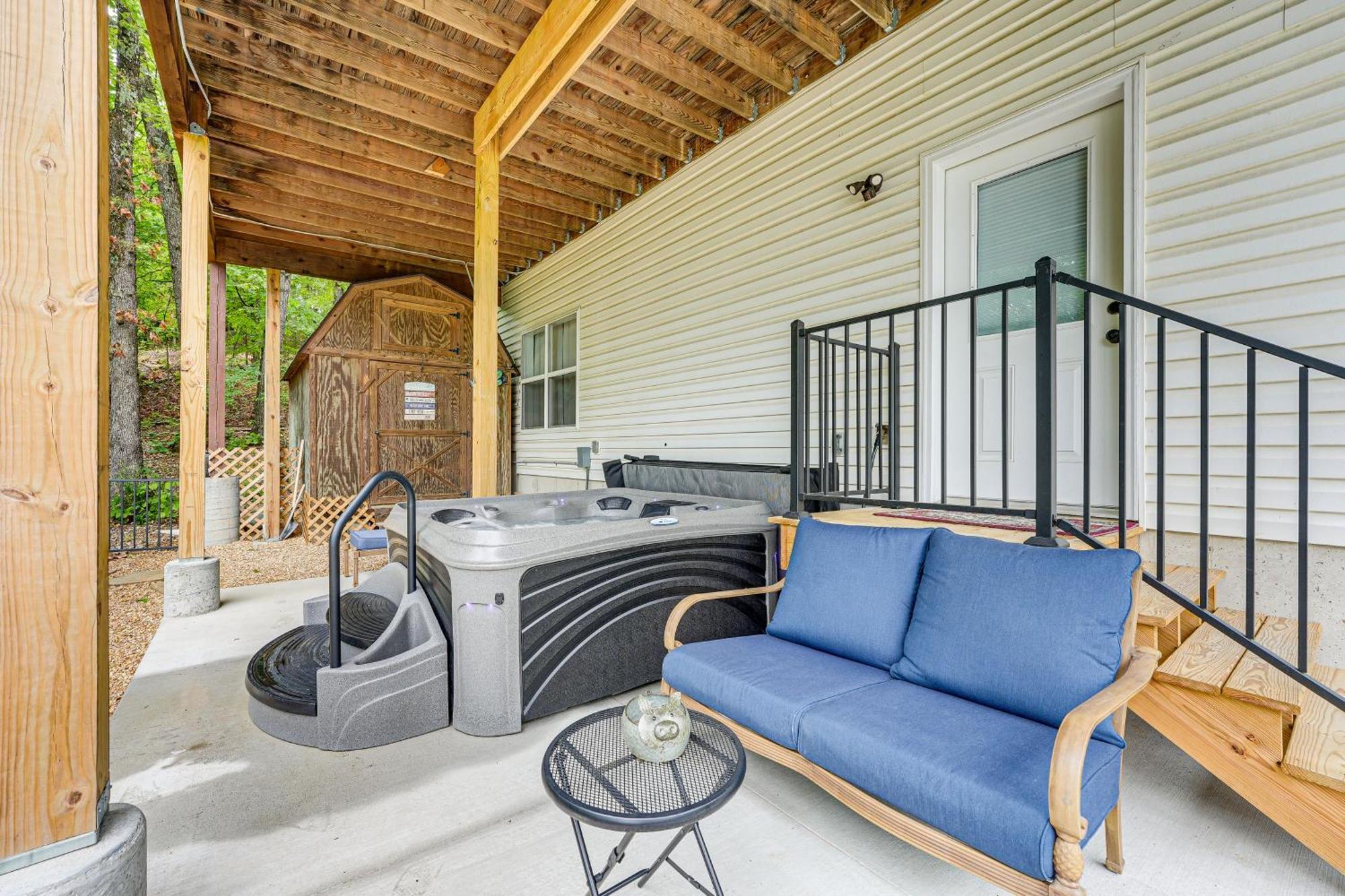 Secluded Escape With Pool And Game Room! Holiday home