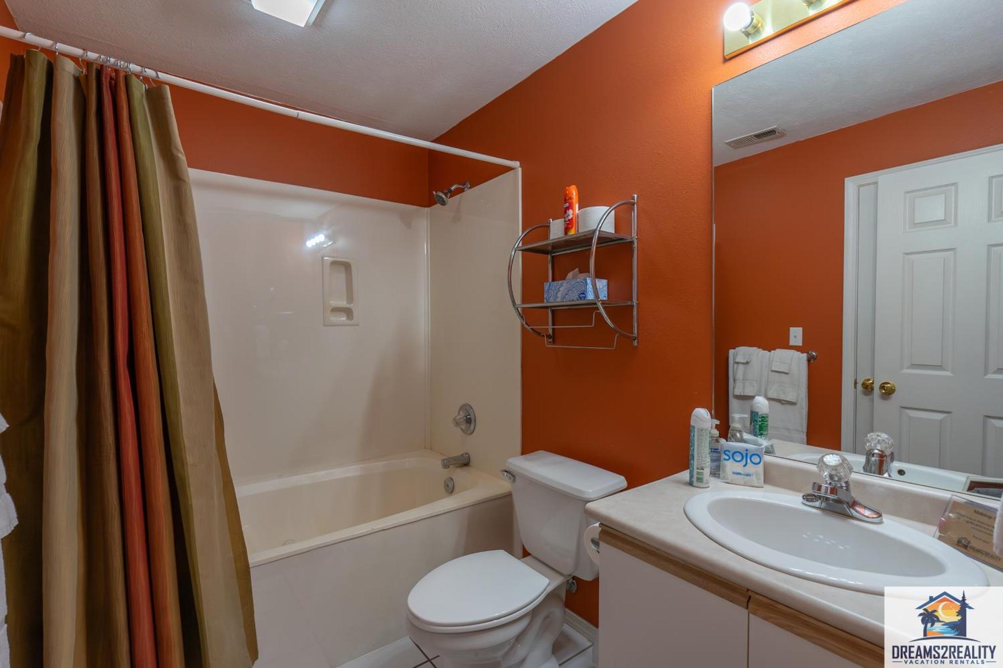 Holiday home 2br - King Beds - Near The 76 Strip - Free Tickets Included - Ch1-1 *