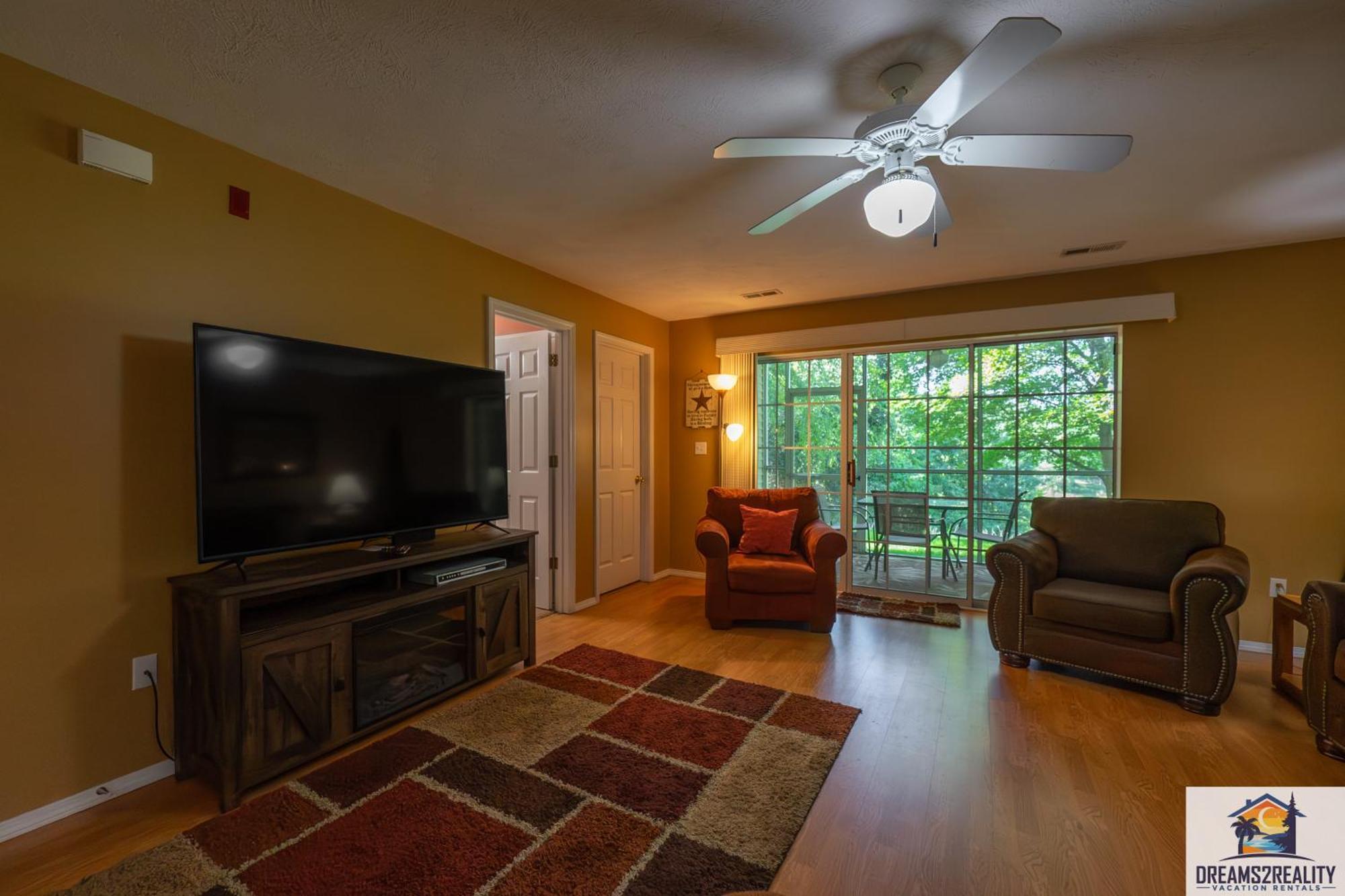 2br - King Beds - Near The 76 Strip - Free Tickets Included - Ch1-1 Branson