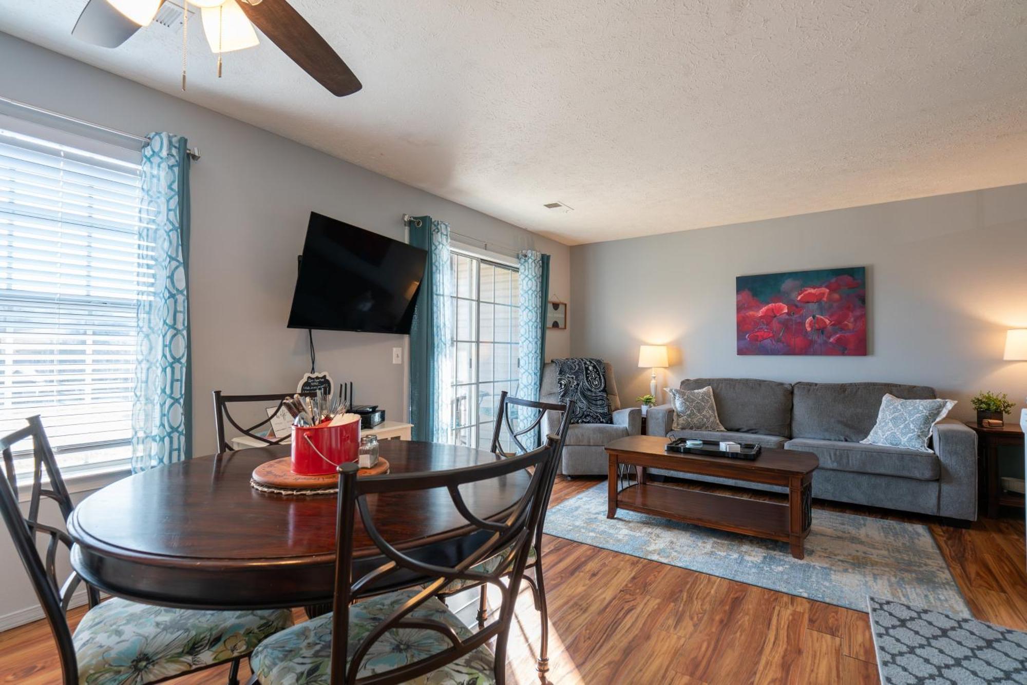 Apartment Couples Retreat - Jetted Tub - Near The Strip - Free Activities Included - Fc12-3 Branson