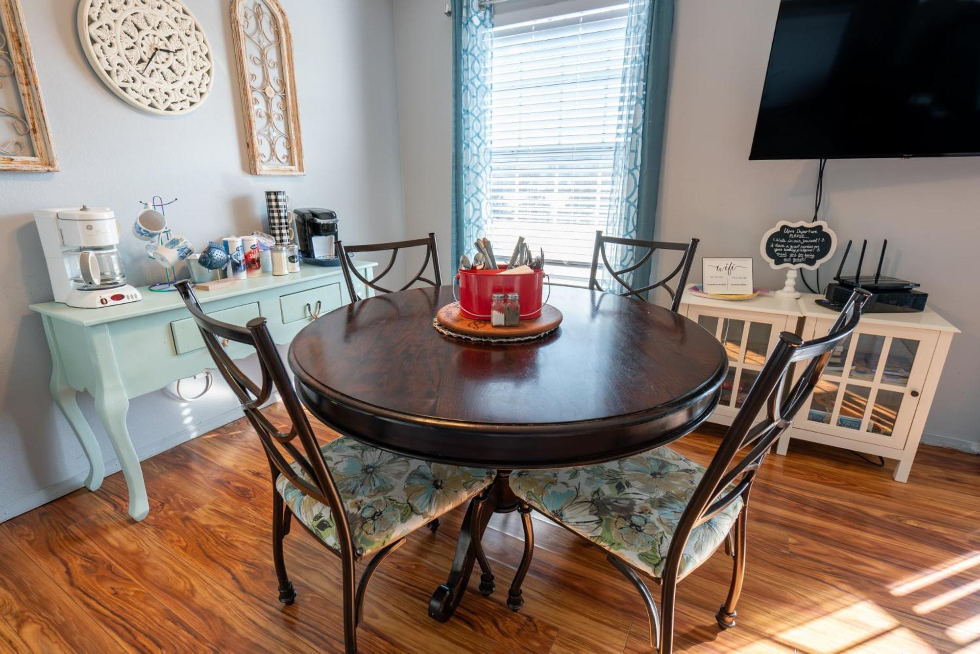 Apartment Couples Retreat - Jetted Tub - Near The Strip - Free Activities Included - Fc12-3 *