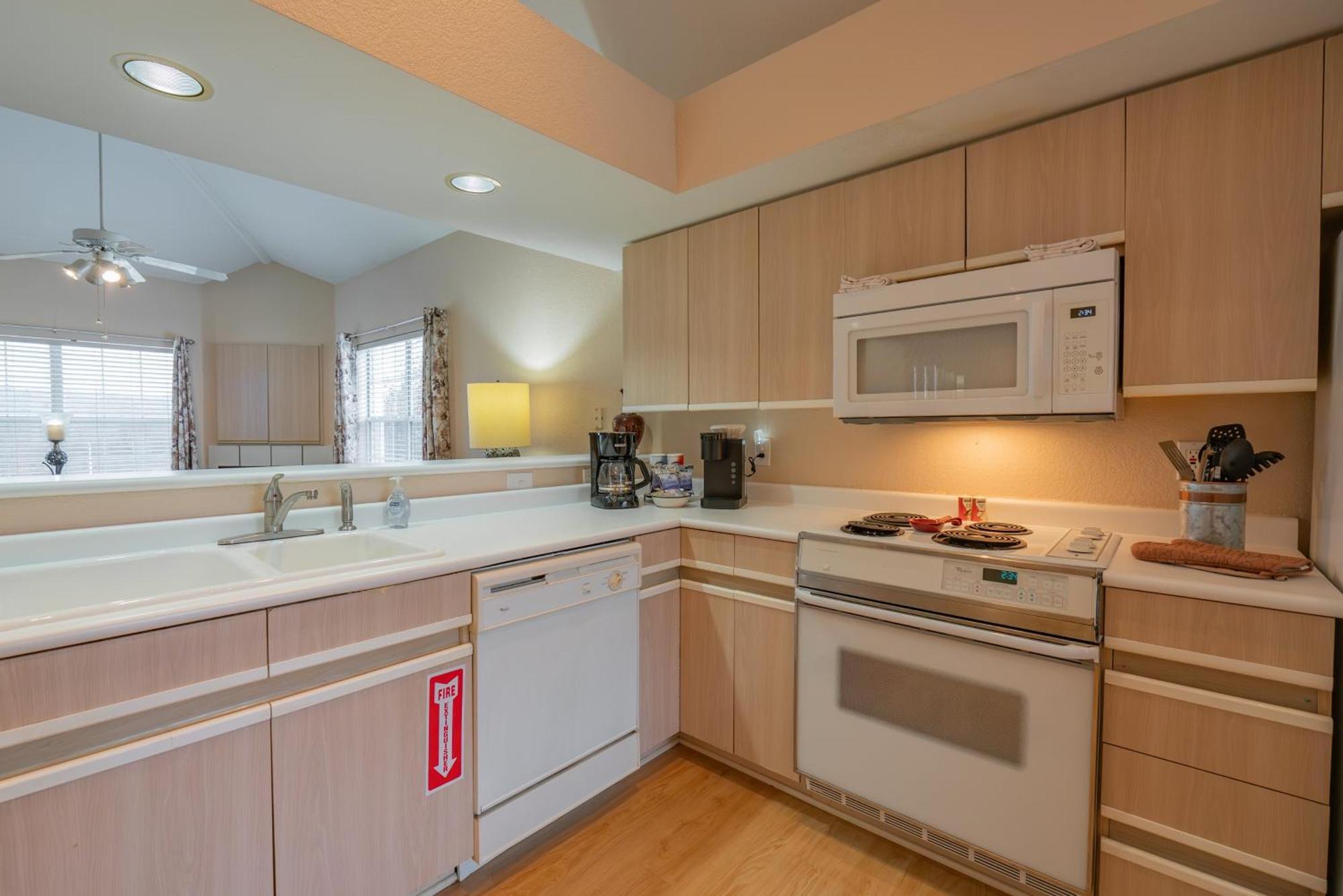 3 Bedroom With Loft - Golf Course View - Near The Strip - Free Activities Included - Fw9-6