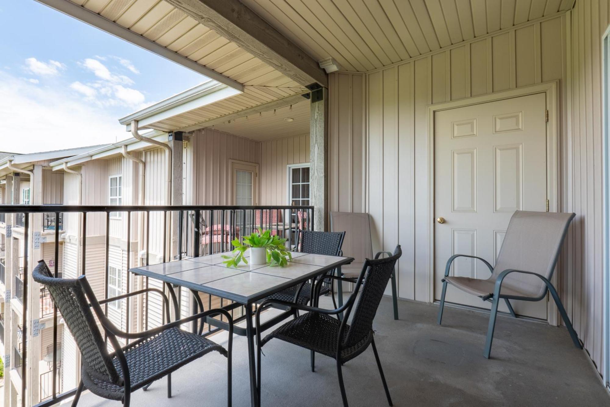 Golf View - Elevator Accessible - Center Of - Free Tickets Included - Rl8-11a Holiday home
