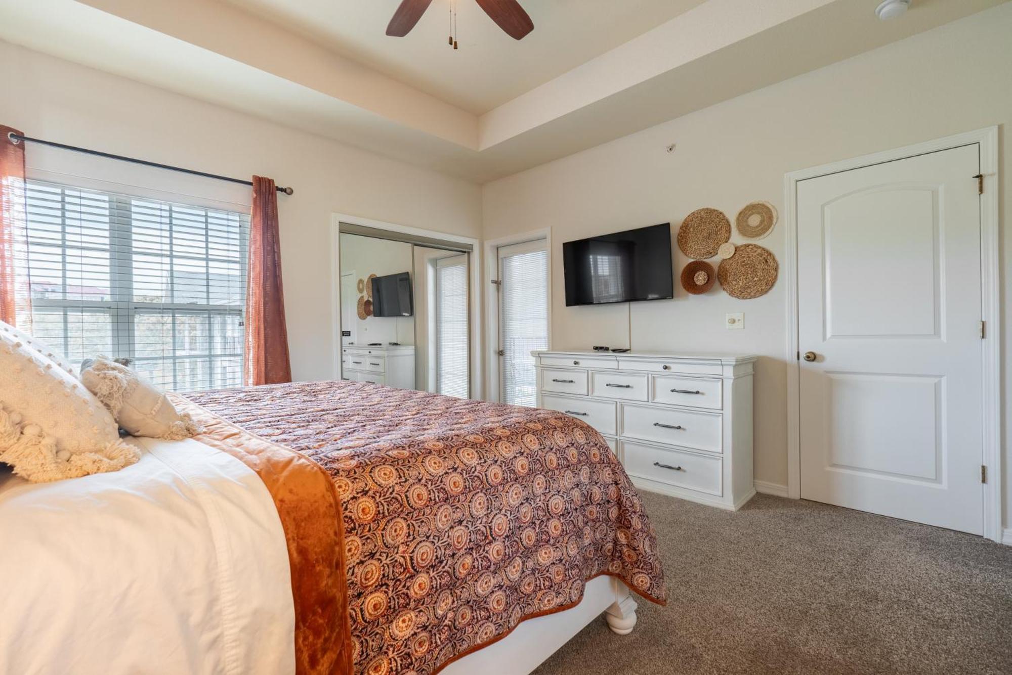 Golf View - Elevator Accessible - Center Of - Free Tickets Included - Rl8-11a Holiday home Branson