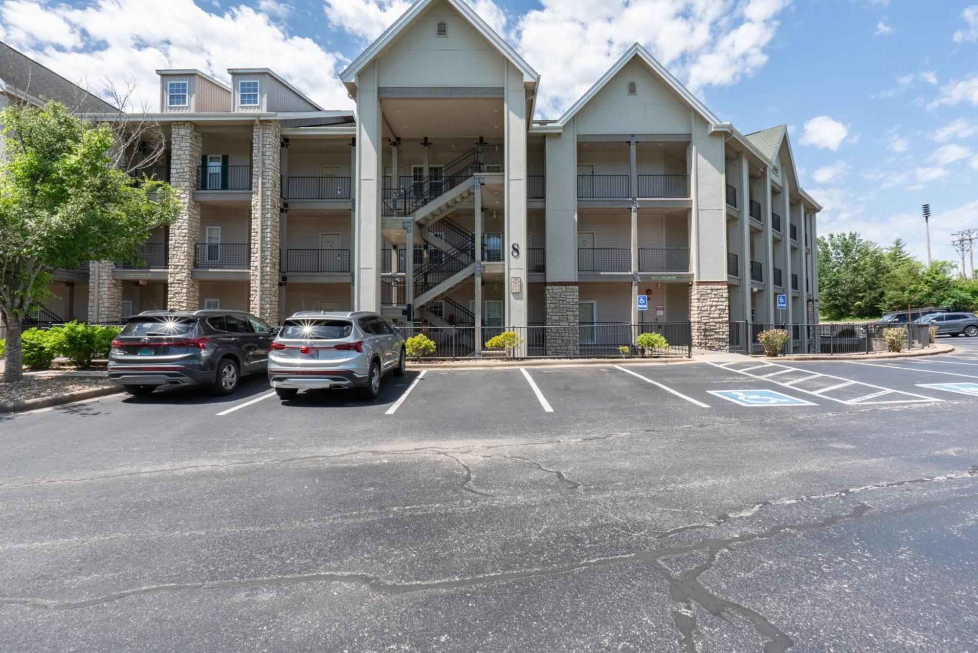 Golf View - Elevator Accessible - Center Of - Free Tickets Included - Rl8-11a * Branson