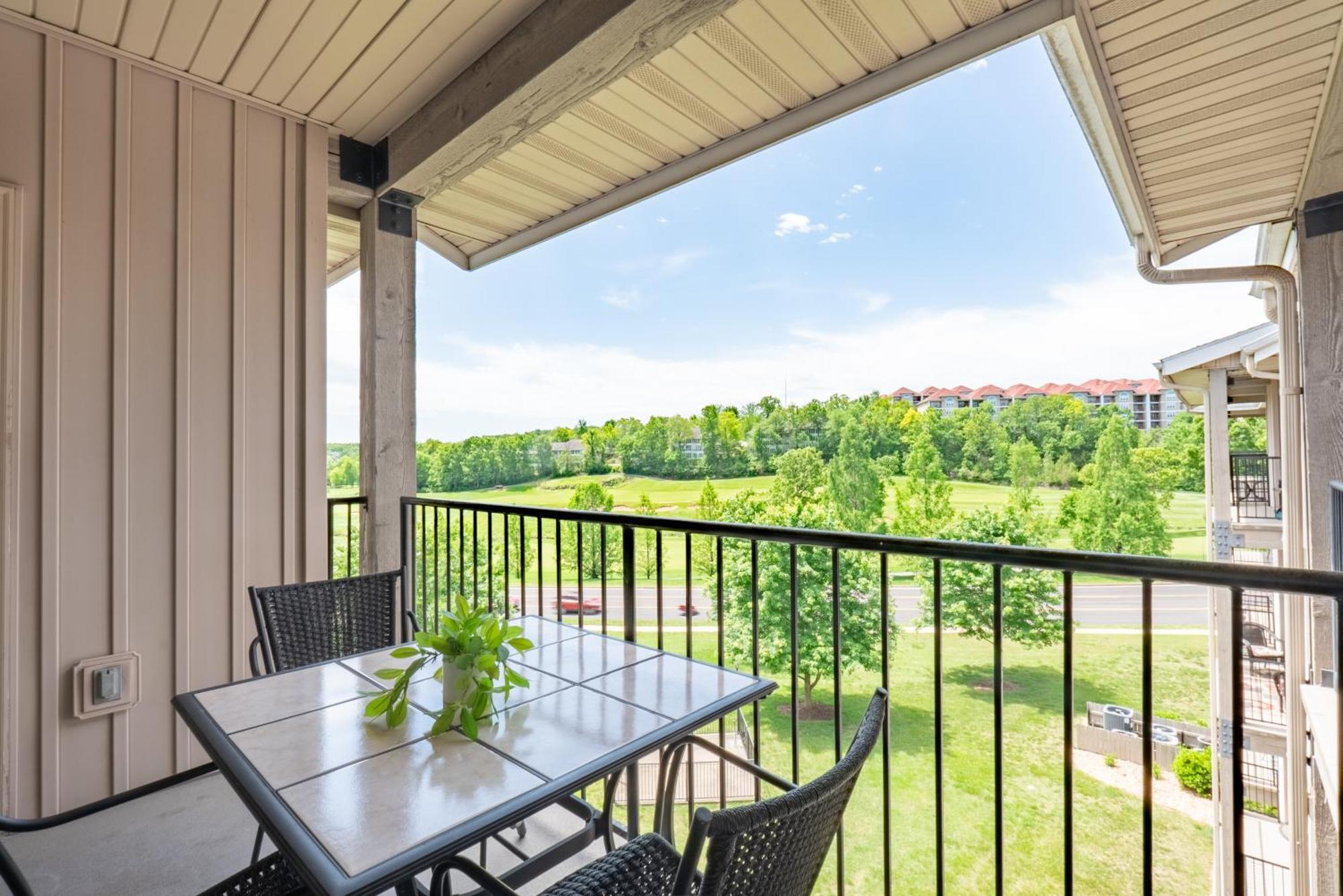 Golf View - Elevator Accessible - Center Of - Free Tickets Included - Rl8-11a Holiday home