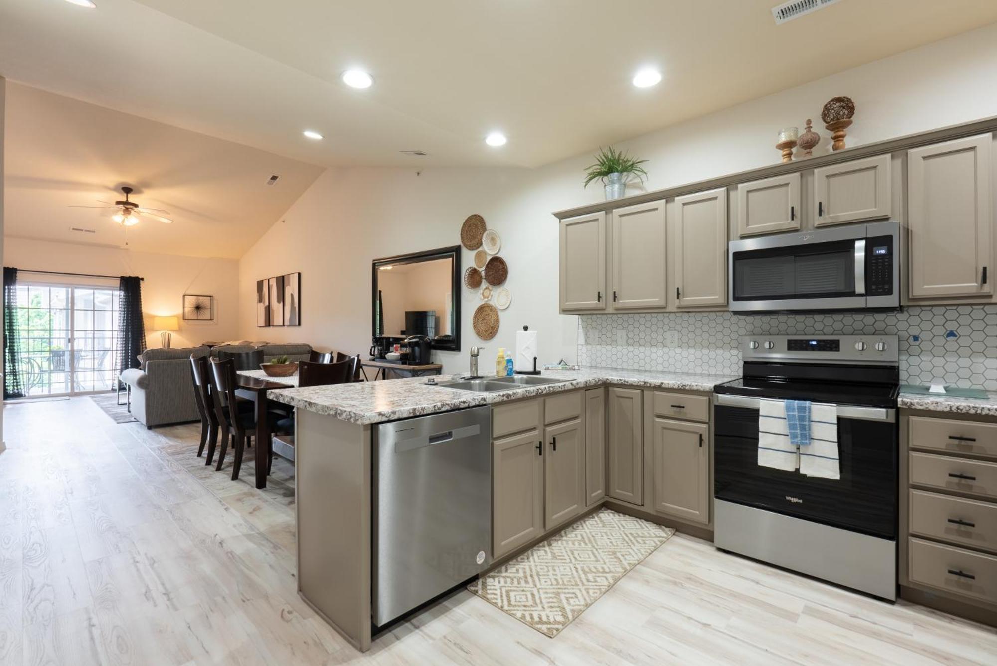 Golf View - Elevator Accessible - Center Of - Free Tickets Included - Rl8-11a *