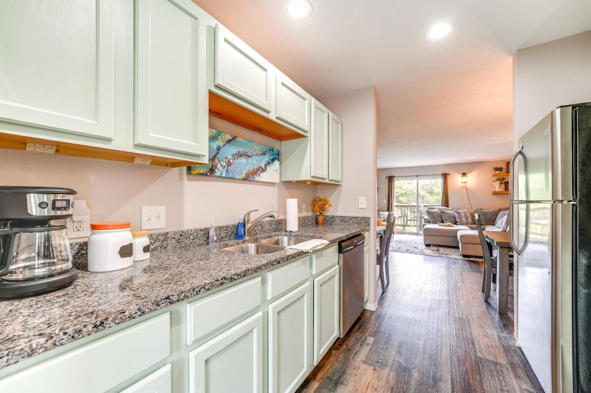 With Mountain-view Deck, Pool Access Apartment *