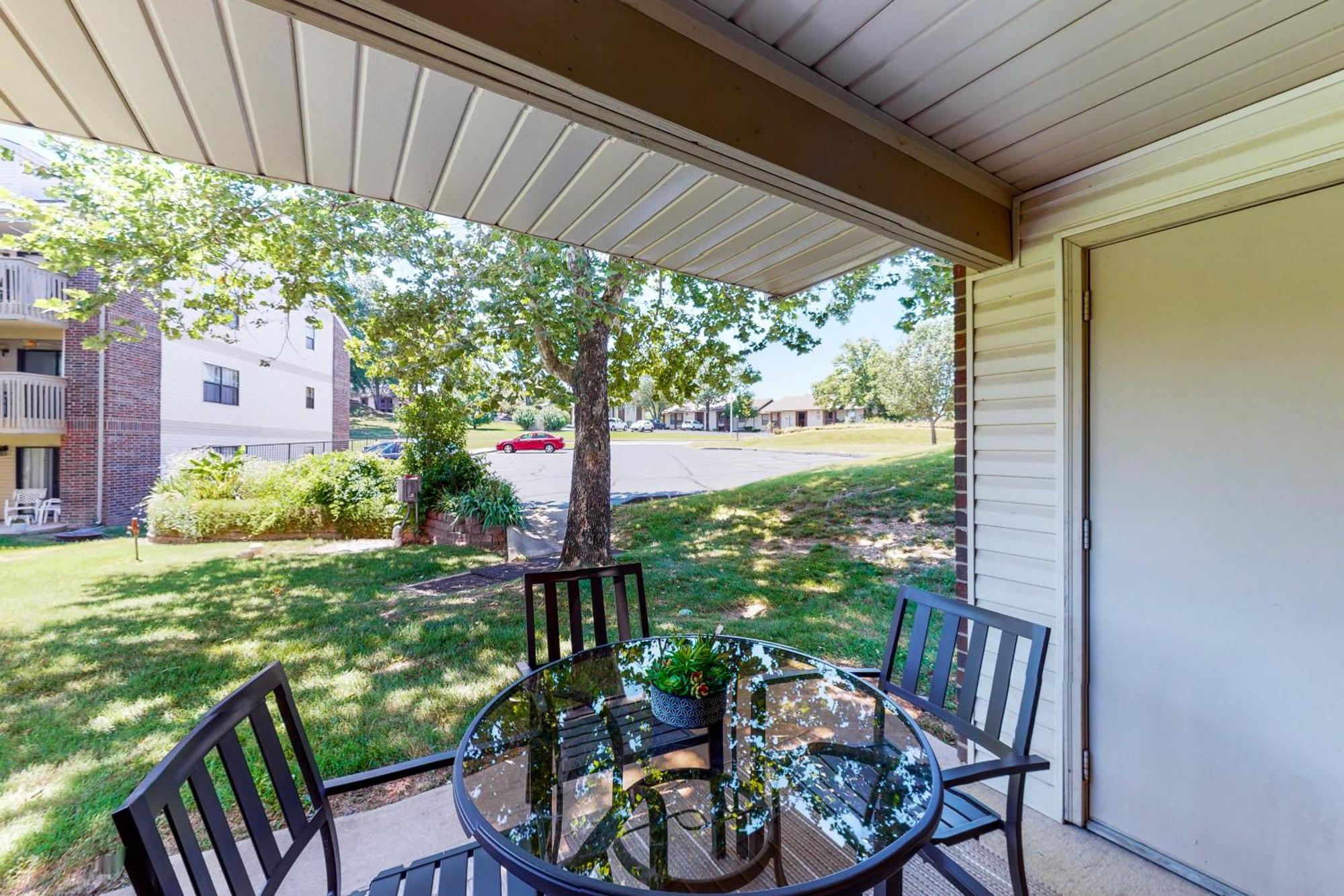 Lofty Retreat & Paradise Pointe