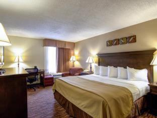 Western Center Pointe Hotel