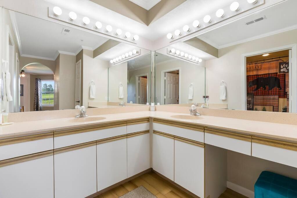 Gorgeous With A View Apartment Branson