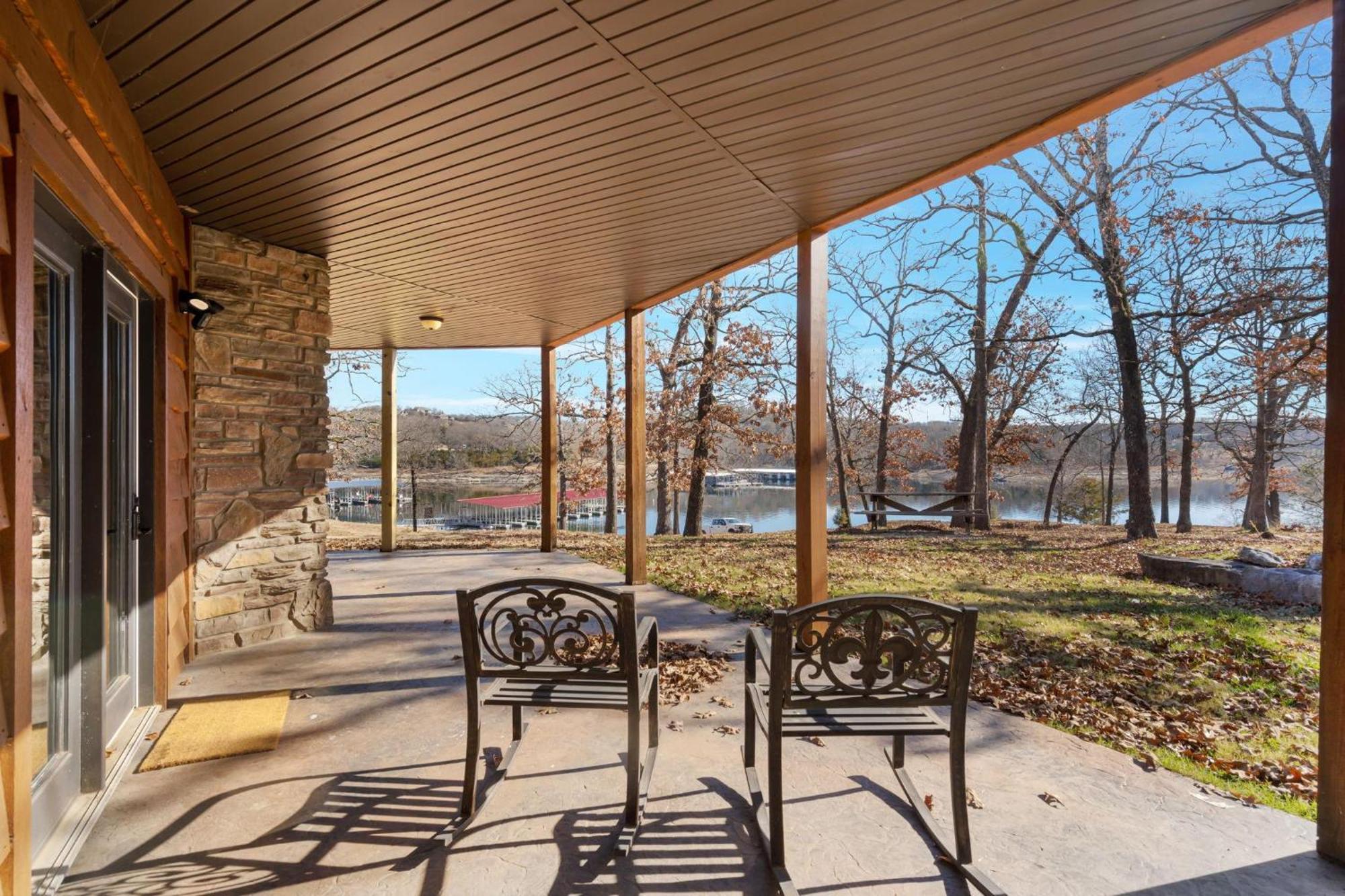 Holiday home Reeled Lakefront