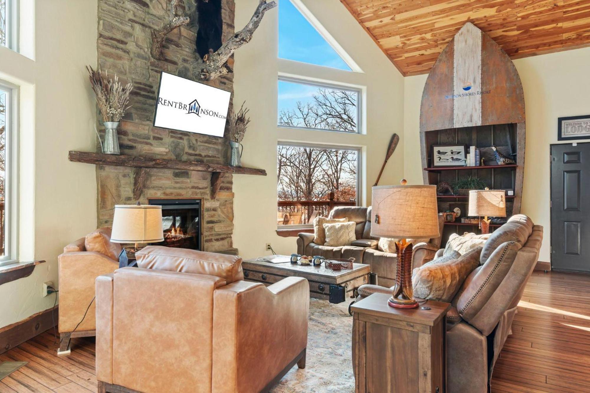 Reeled Lakefront Holiday home *