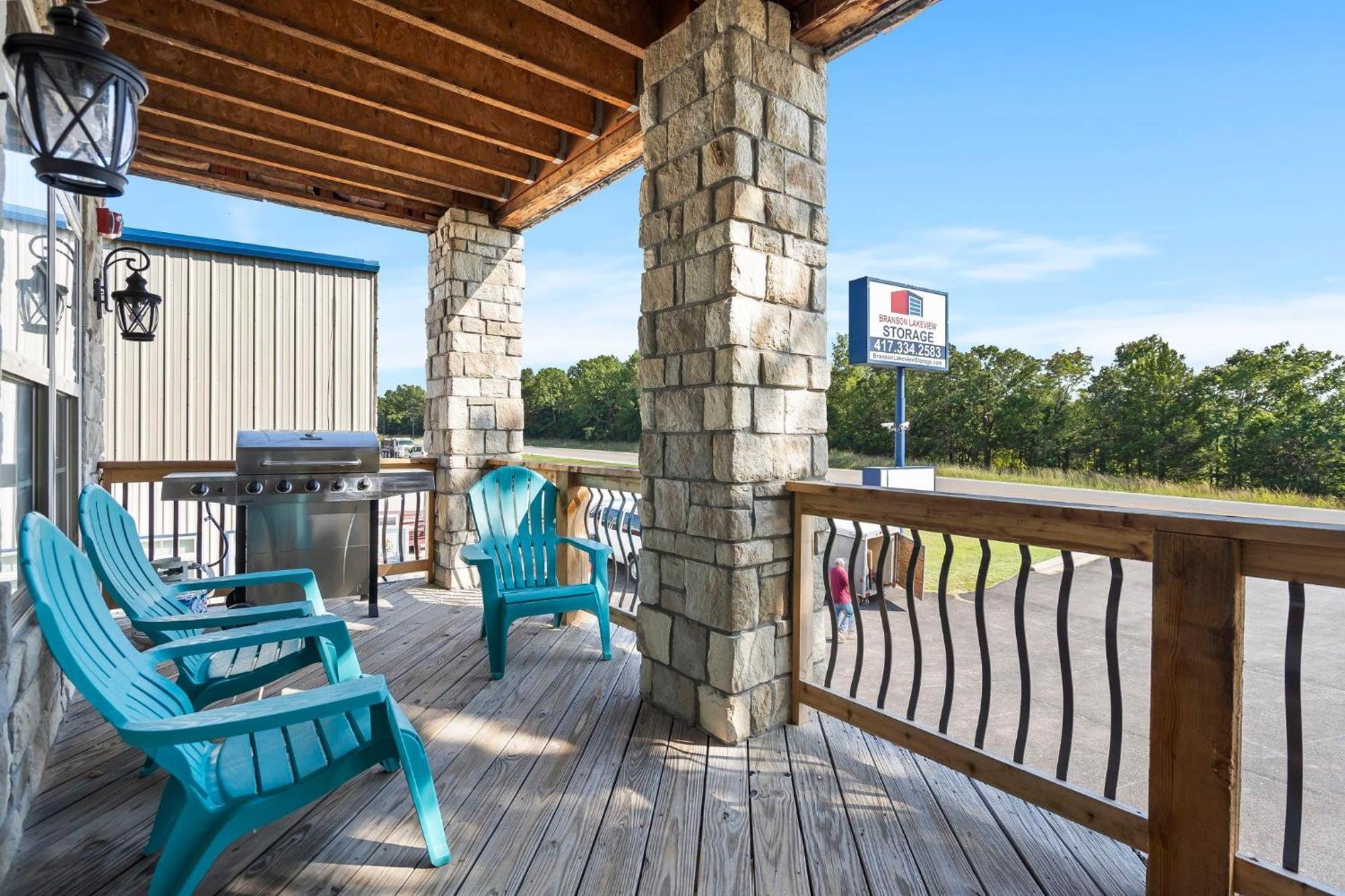 State Park Marina Stern * Branson