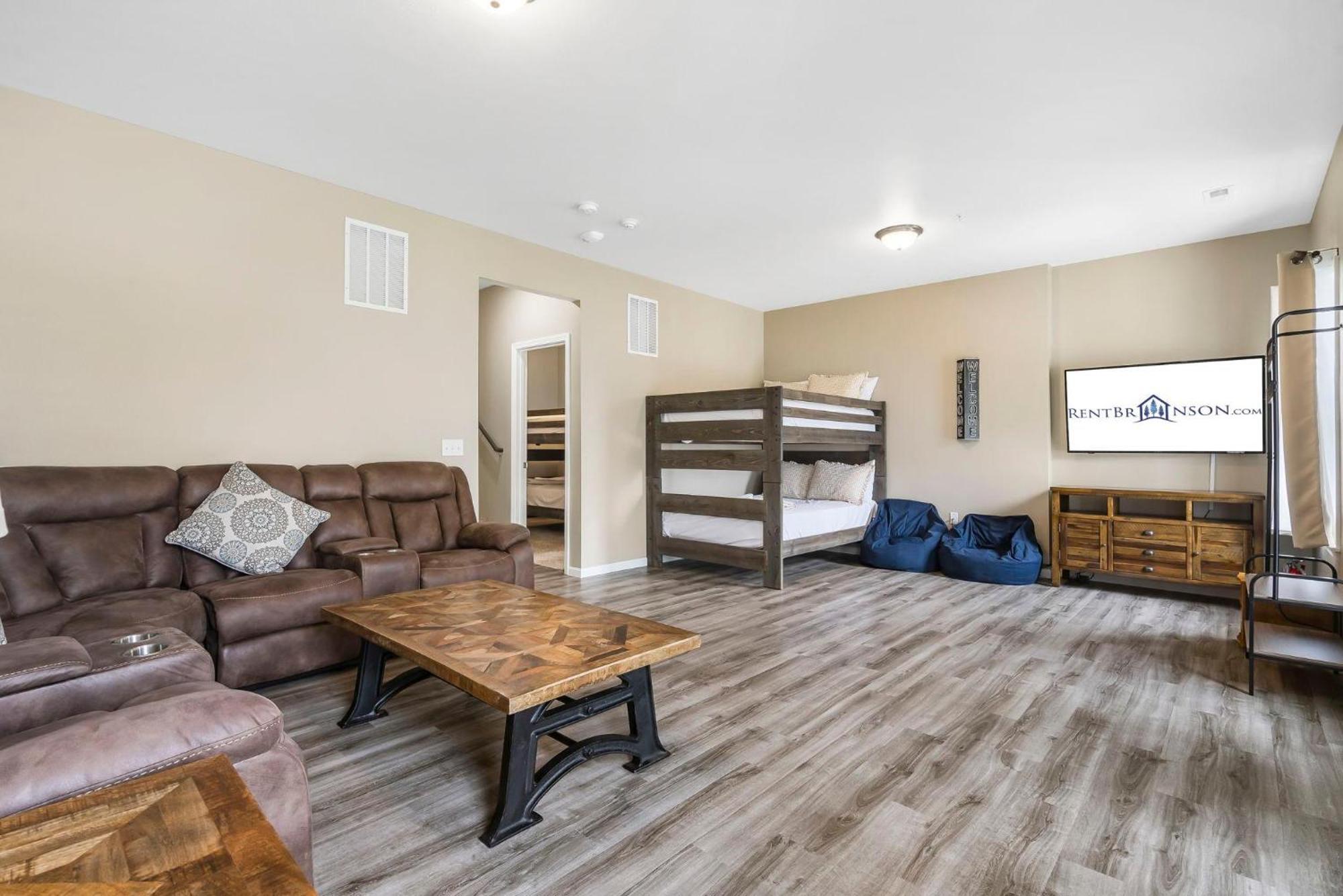 Third Street Retreat * Branson