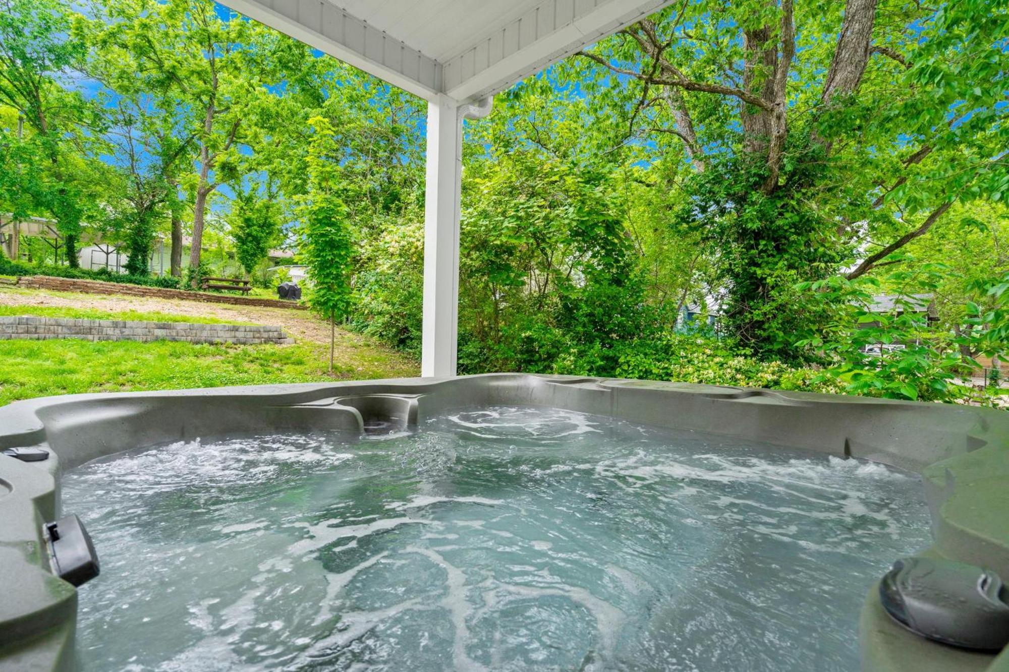 Third Street Retreat * Branson
