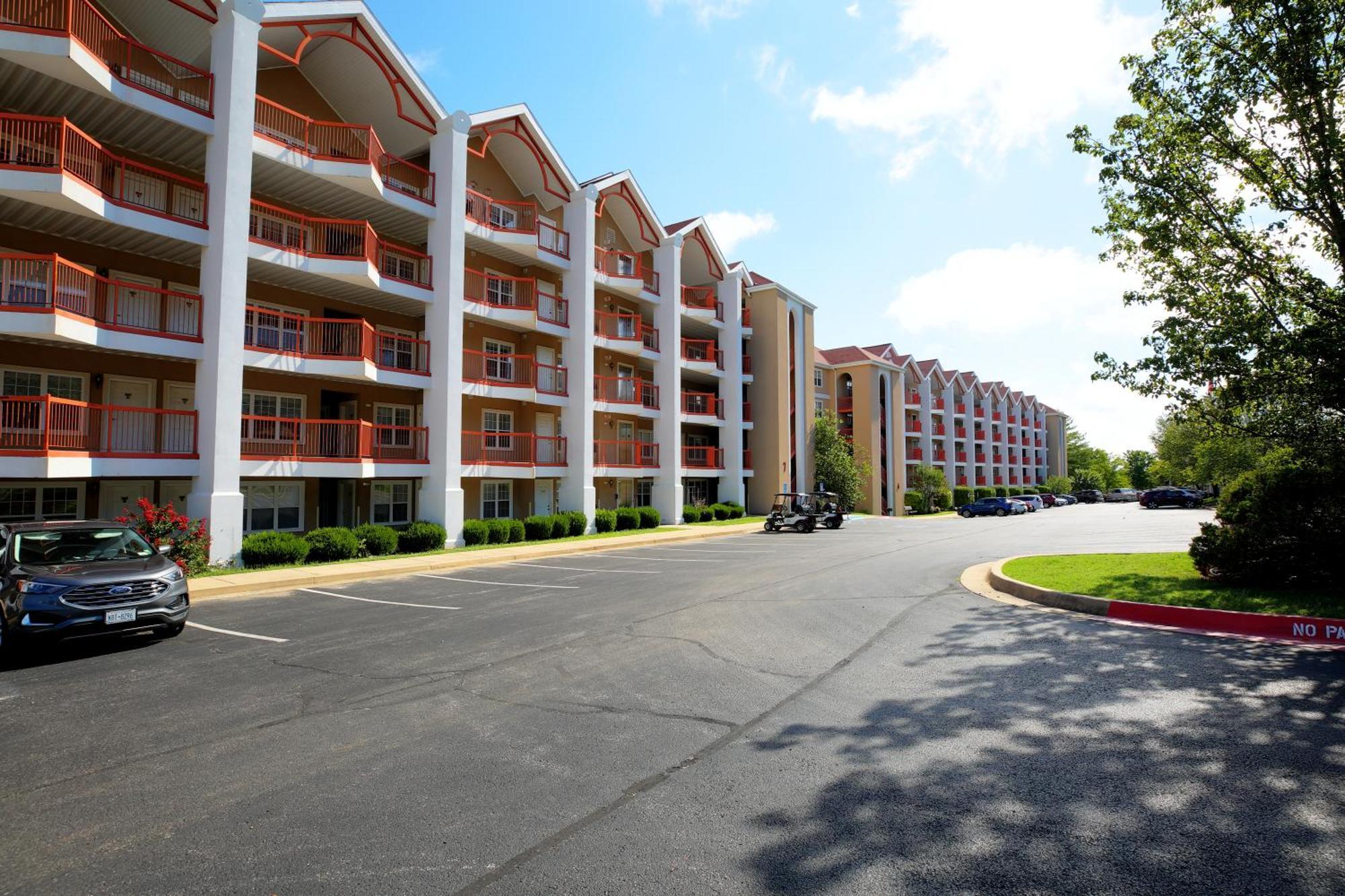 Grand Crowne
