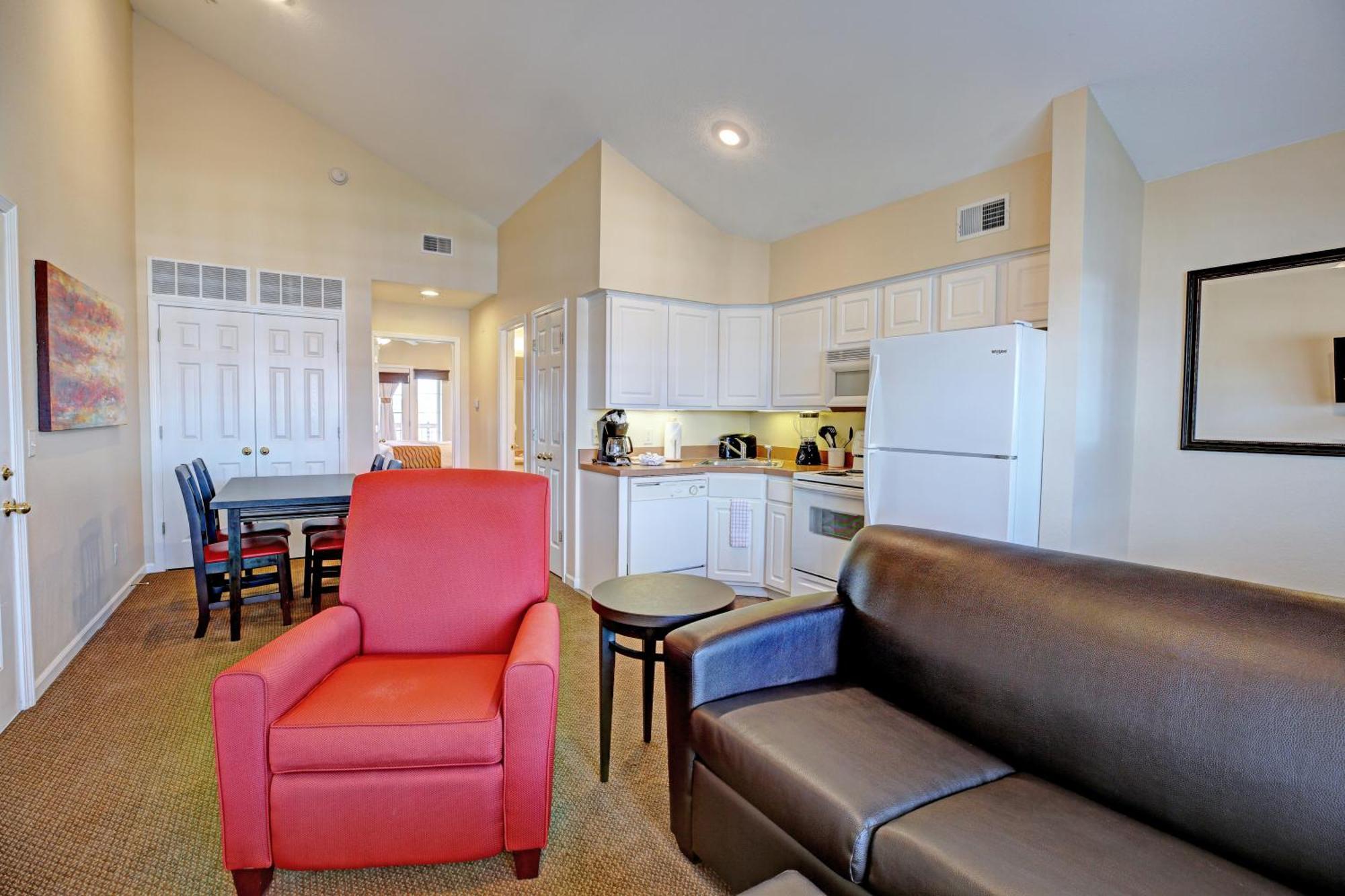 Grand Crowne Hotel