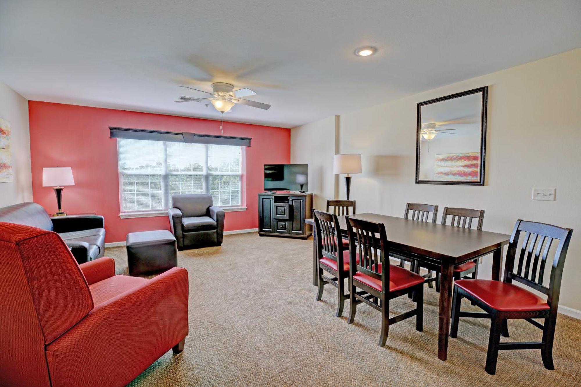 Grand Crowne 4*