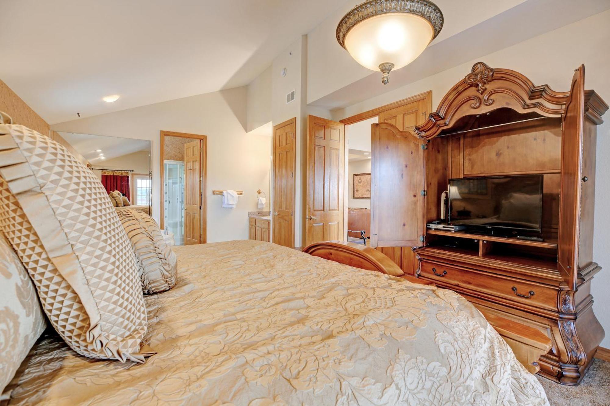Grand Crowne 4* Branson