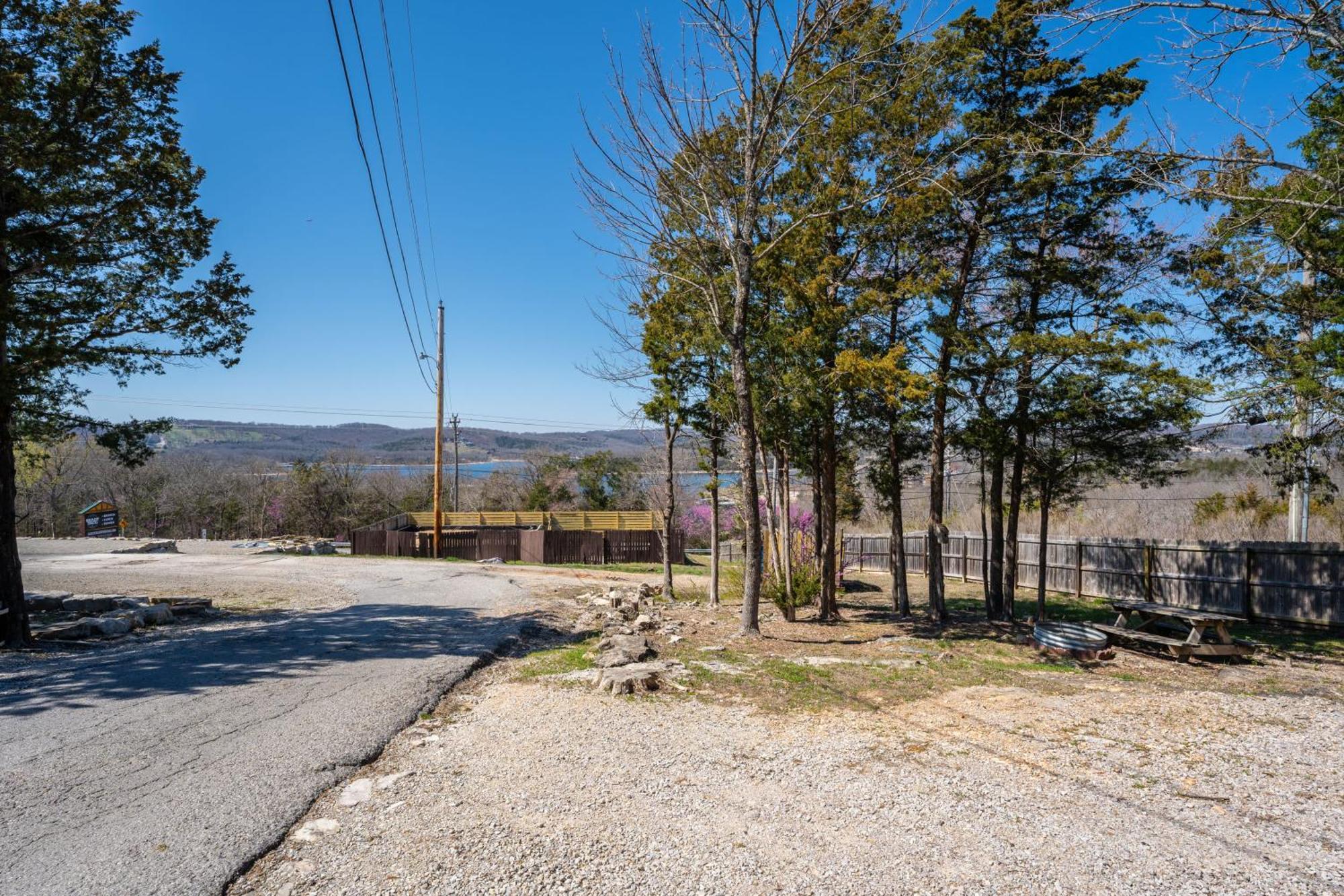 1 Indian Point Near Sdc, Table Rock Lake, Marinas, & Holiday home *