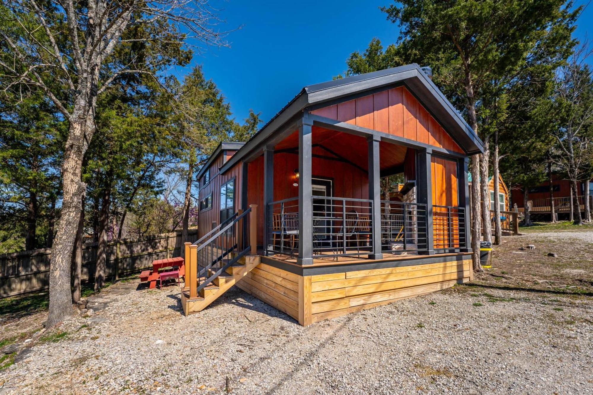 1 Indian Point Near Sdc, Table Rock Lake, Marinas, & Branson