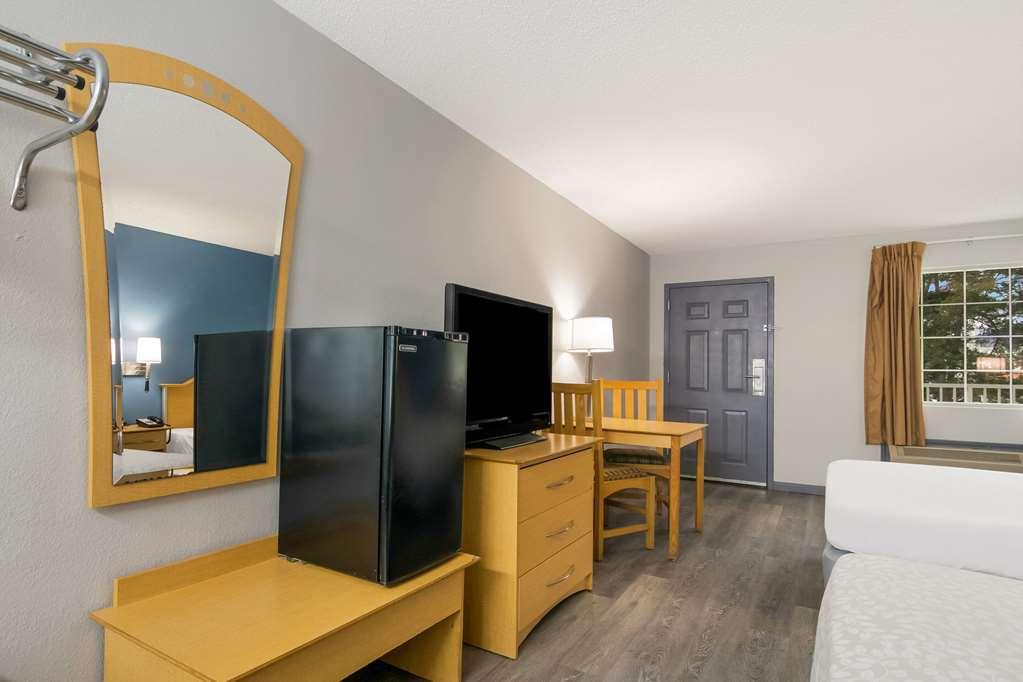 Hotel Econo Theater District