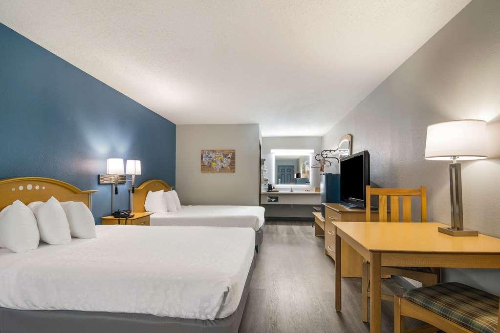 Econo Theater District Hotel Branson