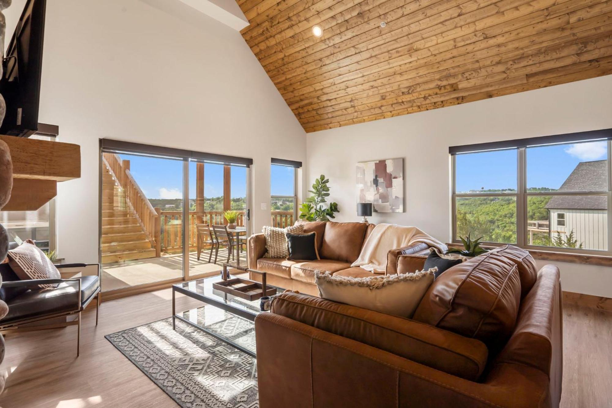 Private Hot Tub-free Attraction Tickets-lake Lookout-community Indoor & Outdoor Pools Holiday home