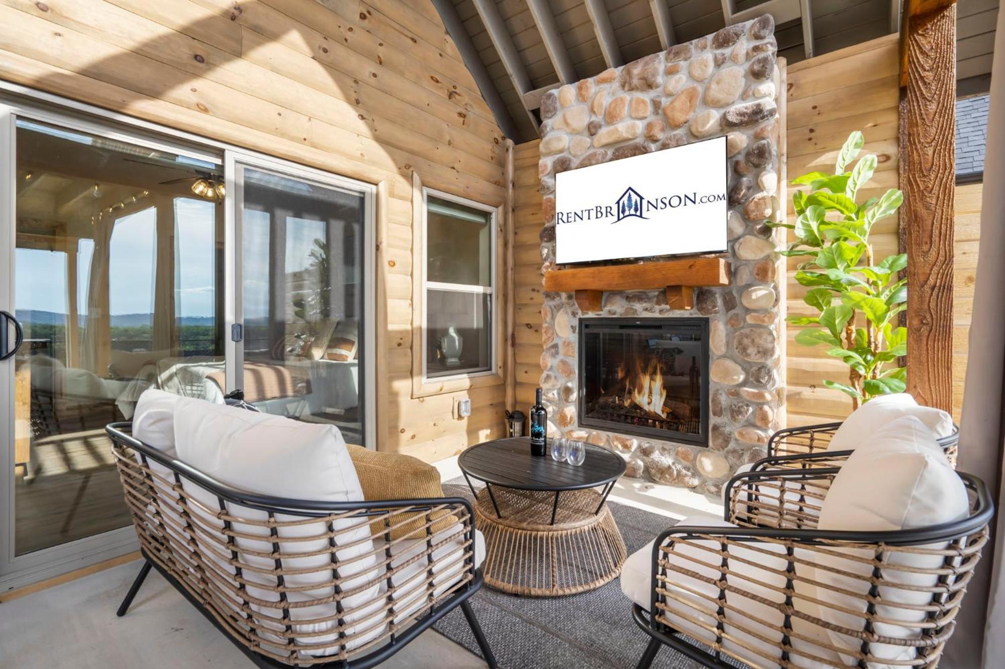 Private Hot Tub-free Attraction Tickets-lake Lookout-community Indoor & Outdoor Pools Holiday home Branson