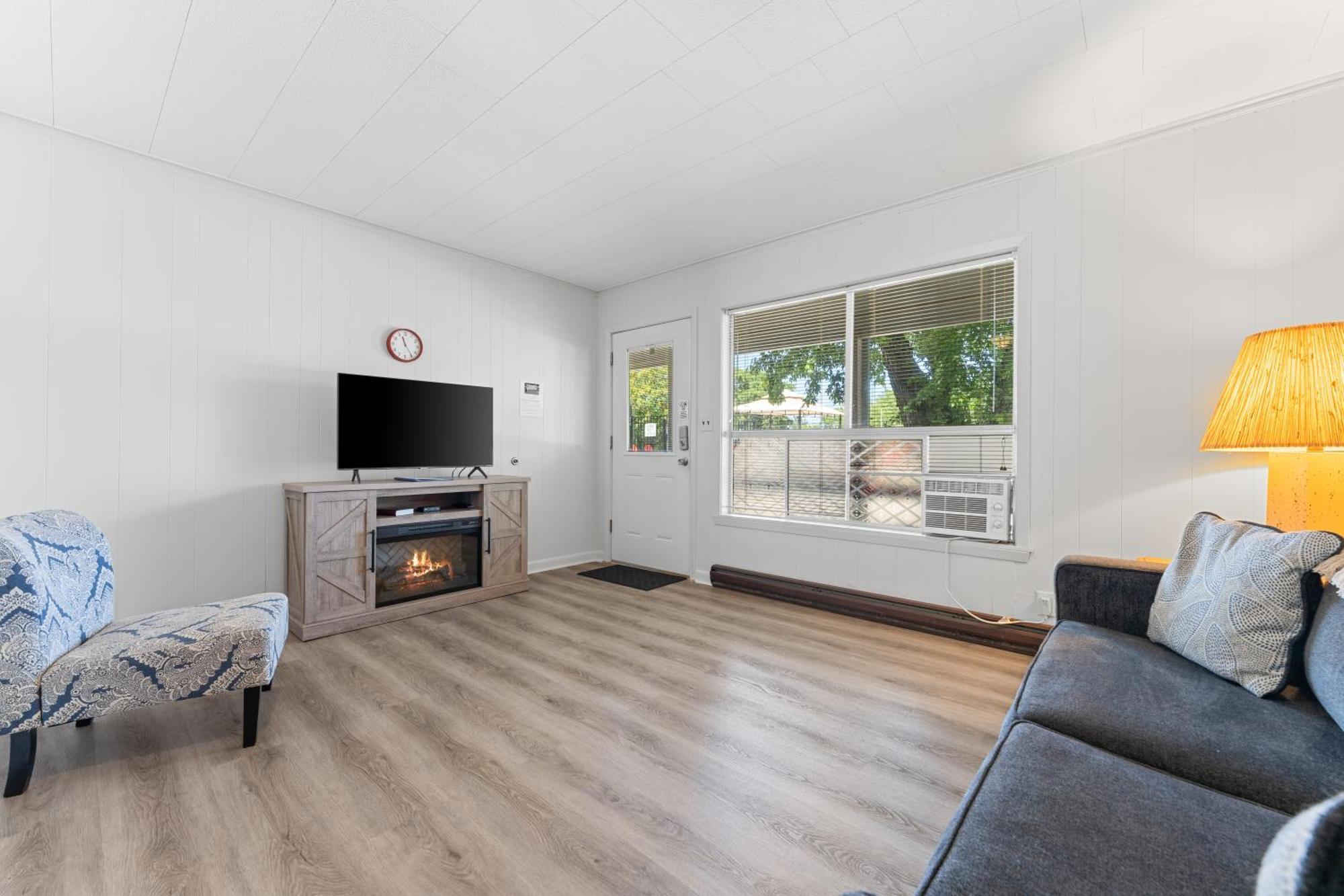 Osage Apartment