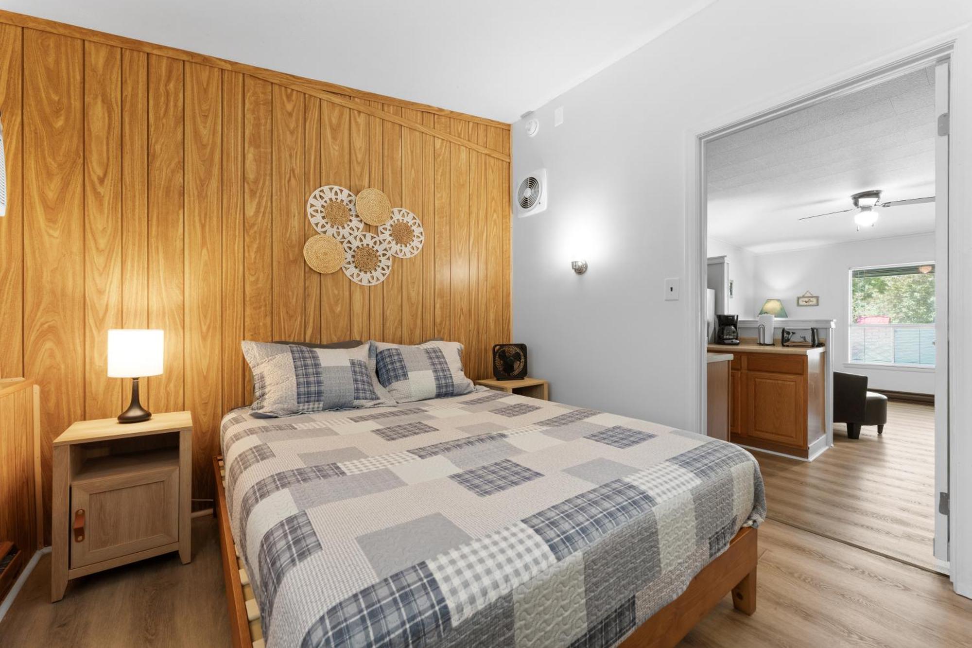 Osage Apartment *