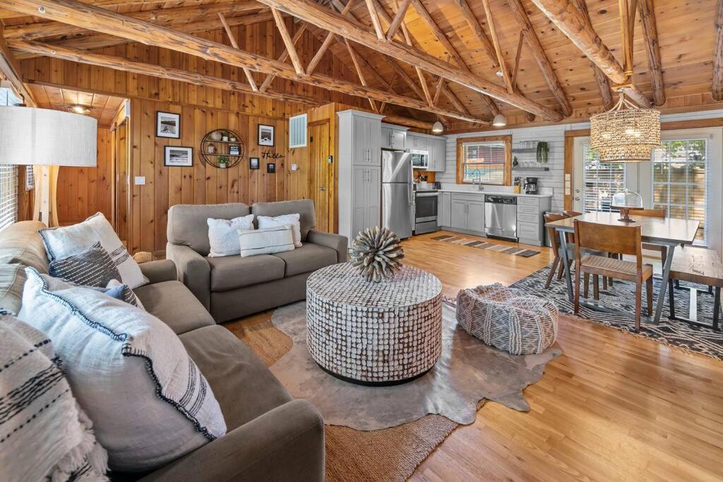 Holiday home Serenity - 60 Ridge Lane Branson