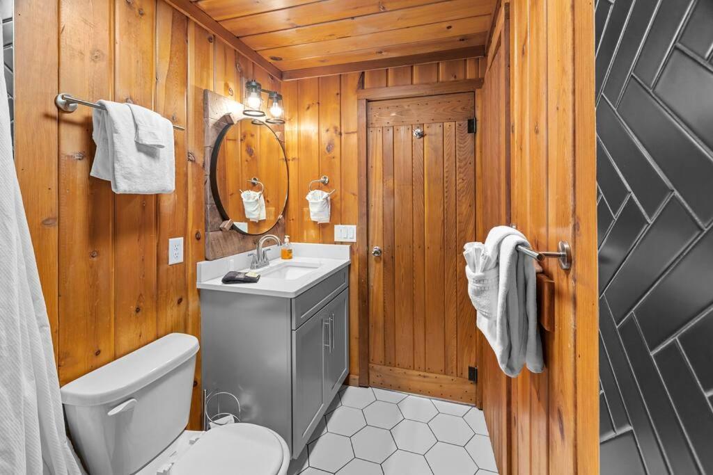 Serenity - 60 Ridge Lane Branson