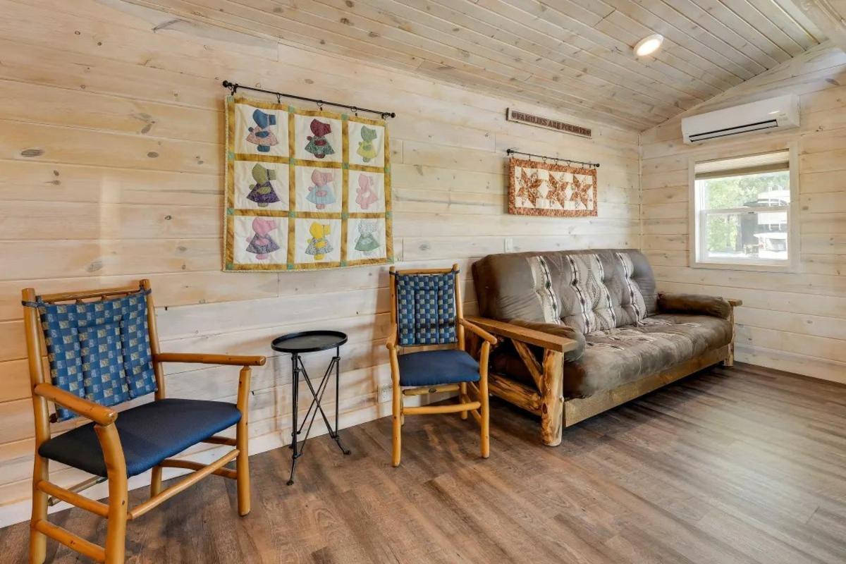 21 Near Sdc, Branson, And Holiday home Branson