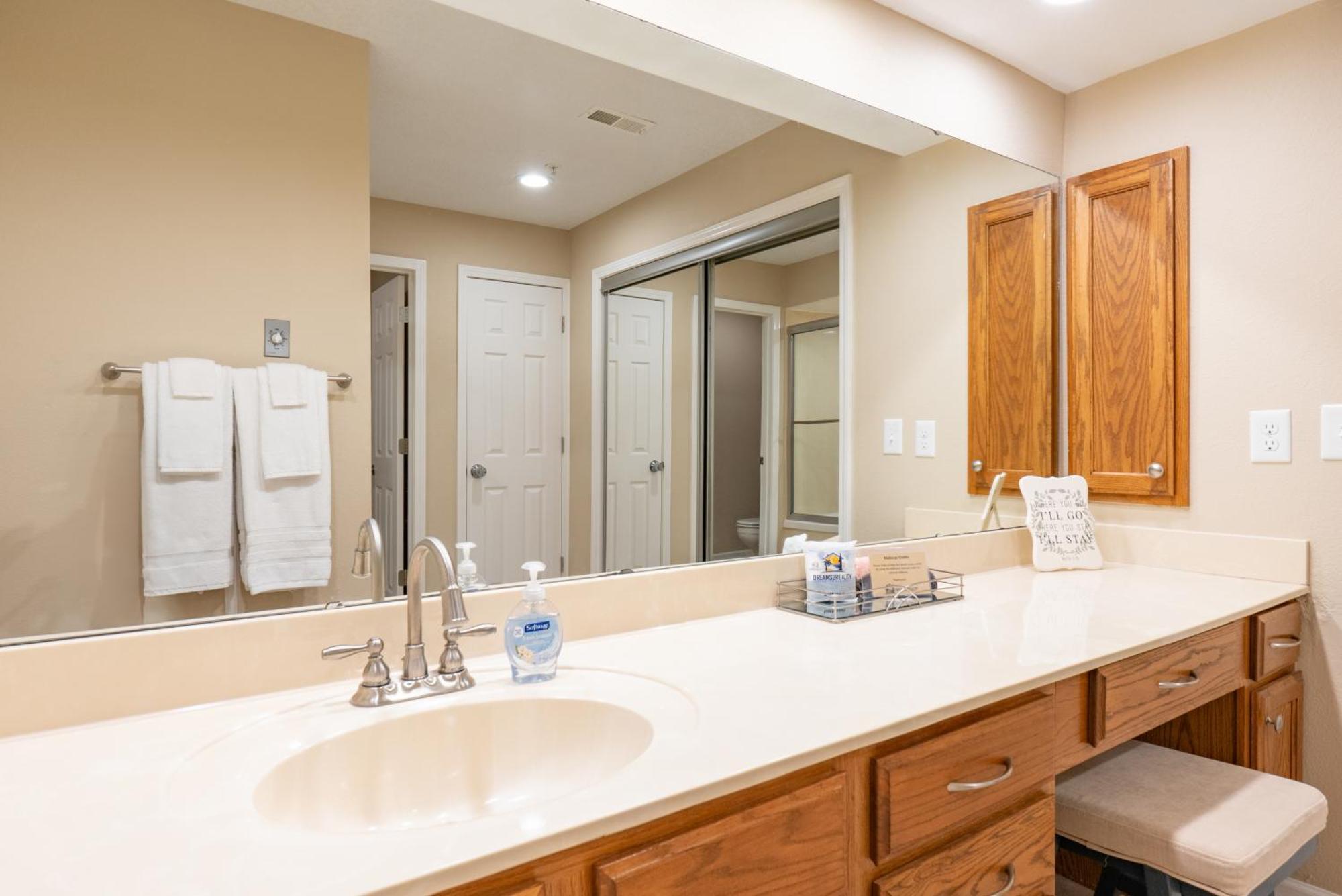 2br Walk-in - Near The 76 Strip - 2 Pools - Free Tickets Included - Fhf-11 * Branson