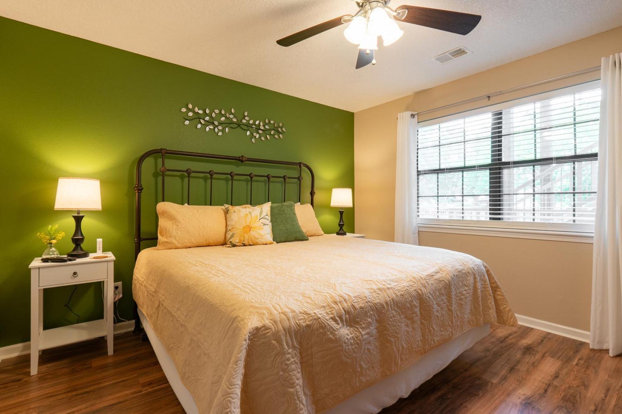 Holiday home 2br Walk-in - Near The 76 Strip - 2 Pools - Free Tickets Included - Fhf-11 *