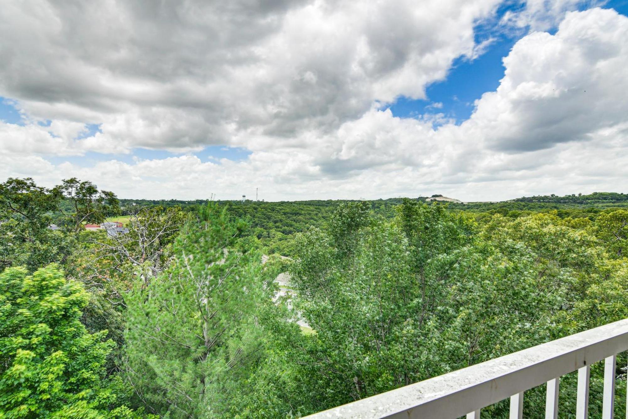 With Pool Access And Views, 3 Mi Dtwn!
