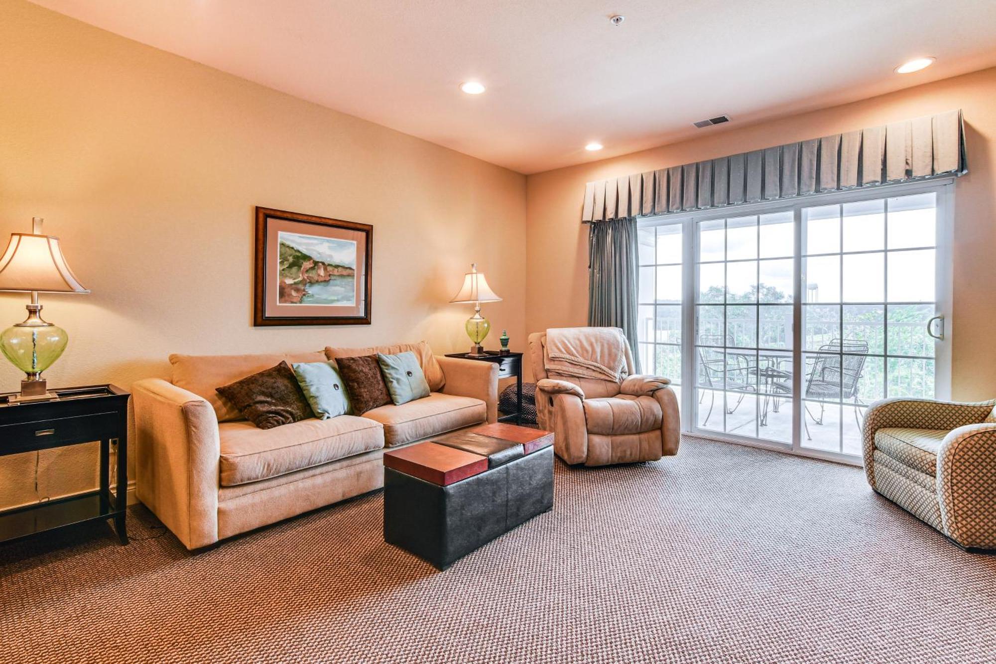 With Pool Access And Views, 3 Mi Dtwn! *