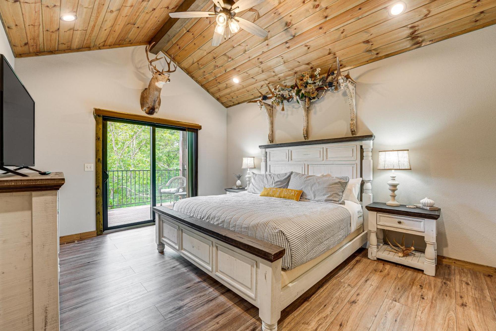 Holiday home With Pool Access And Private Boat Slip! Branson