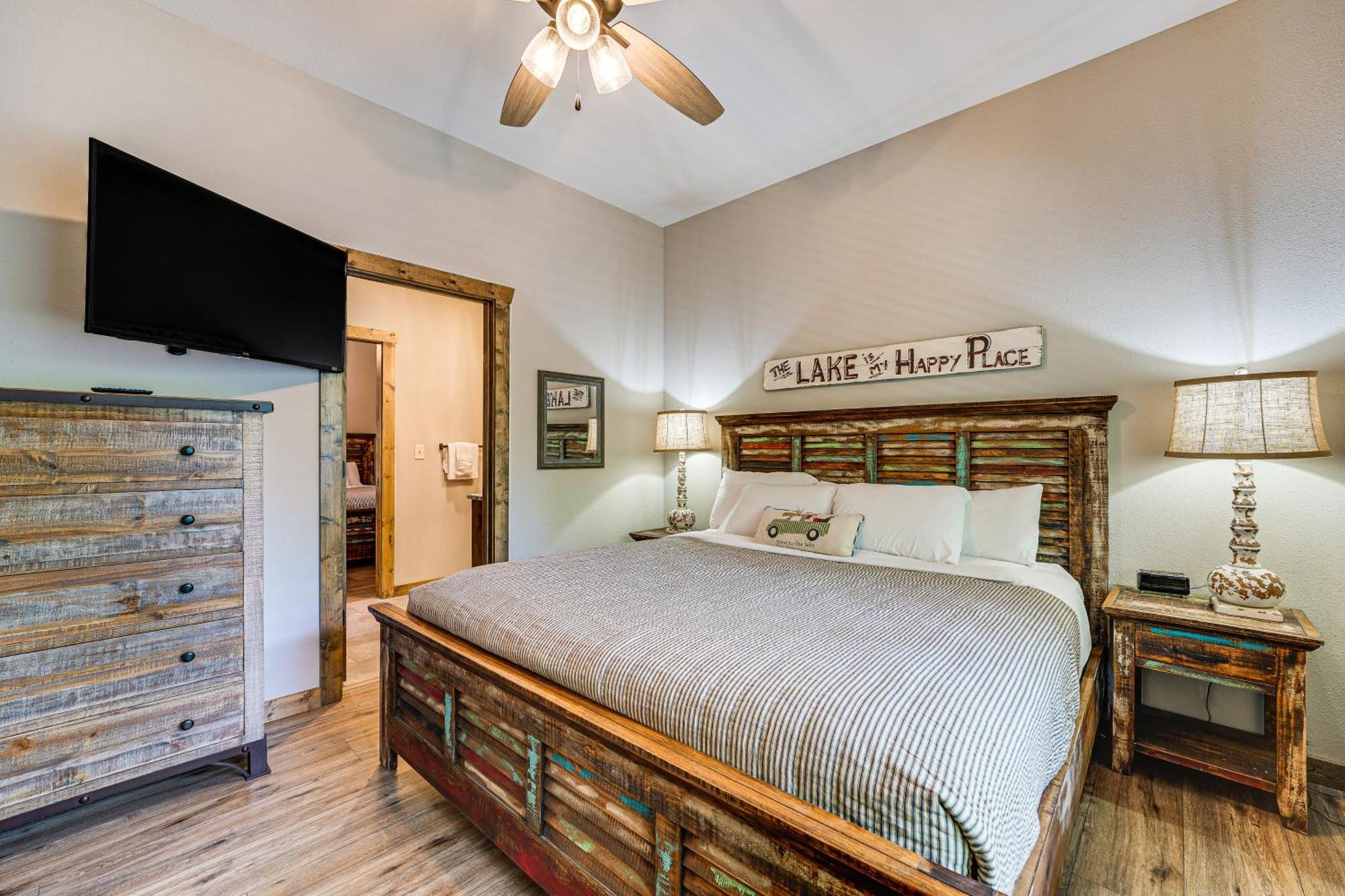 With Pool Access And Private Boat Slip! * Branson