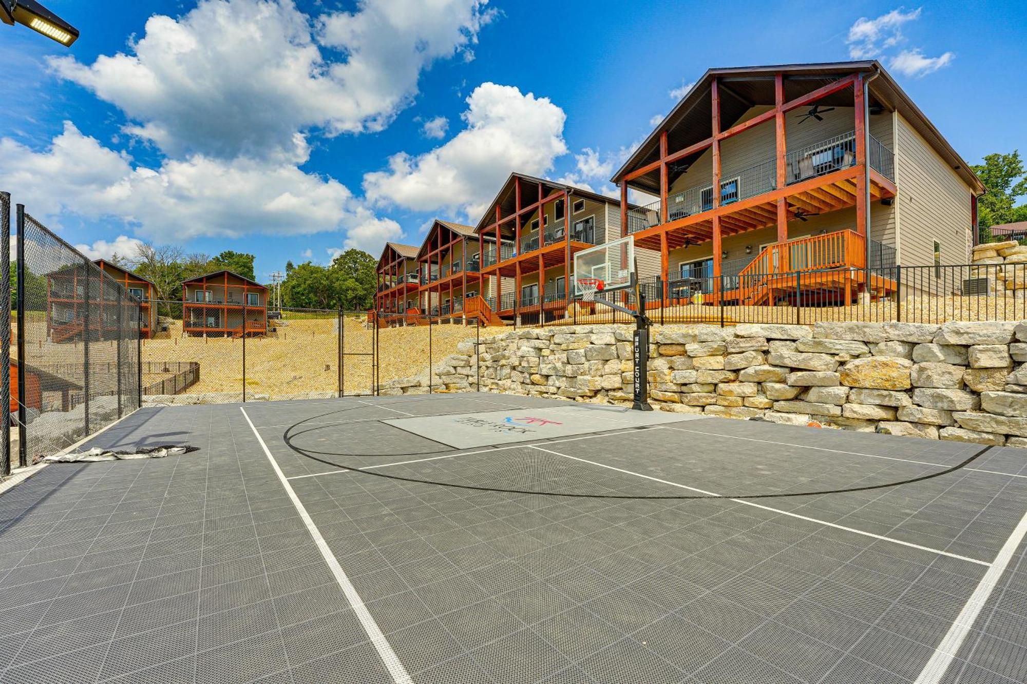 With Pool Access And Private Boat Slip! *