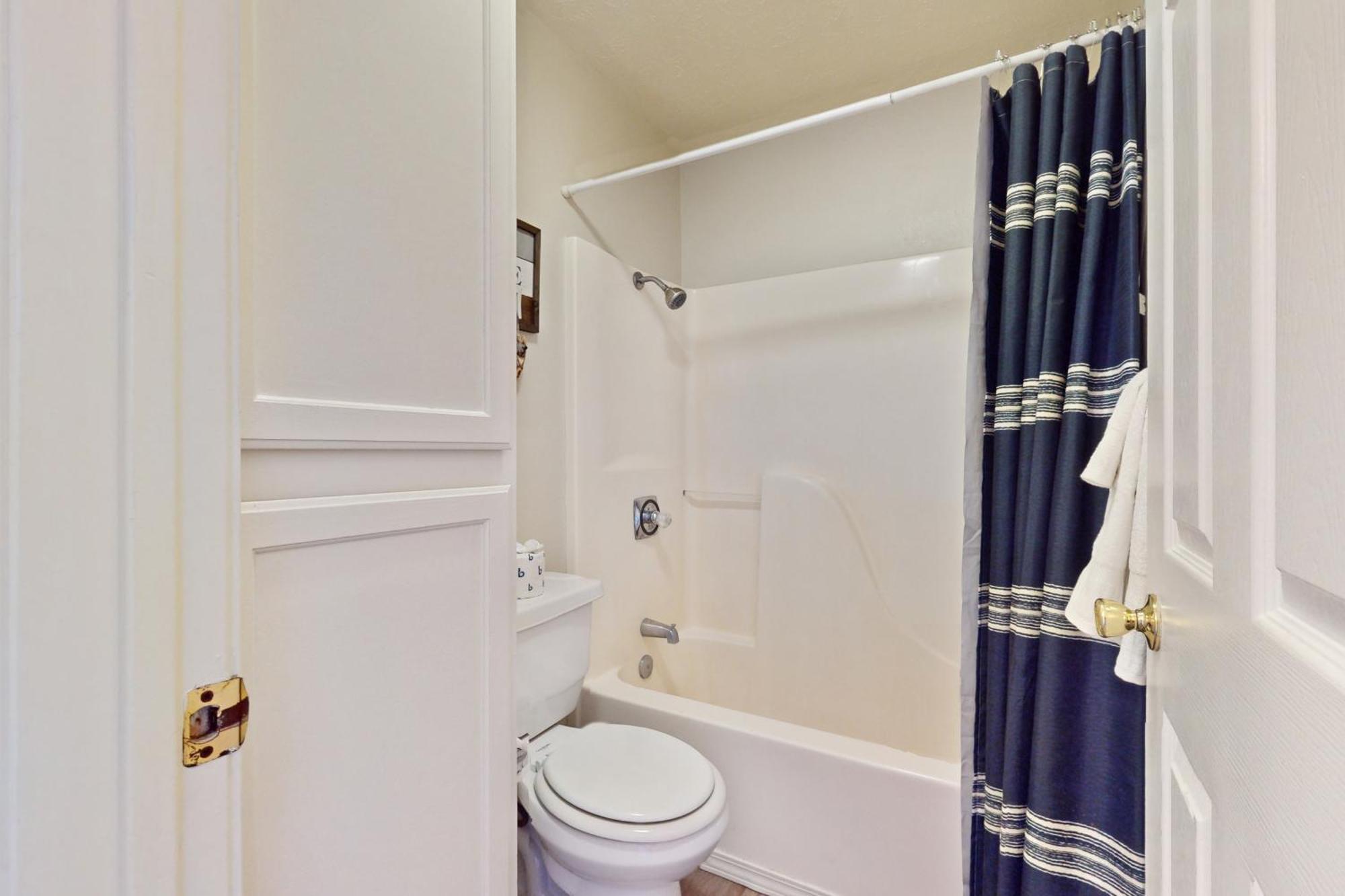 Fall Creek 520-8 Apartment
