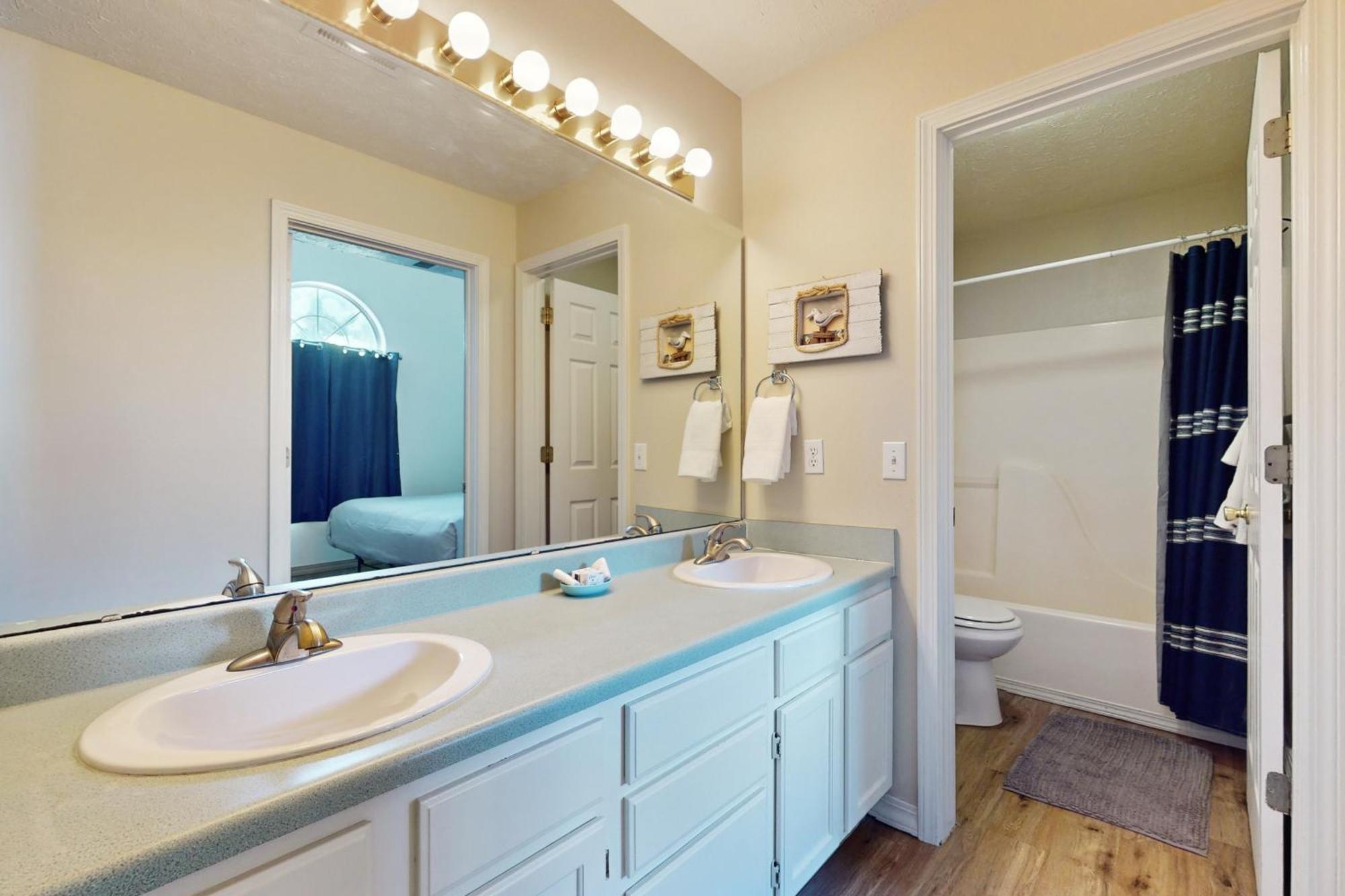Fall Creek 520-8 Apartment *
